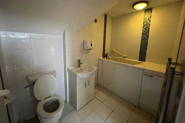 Epsom Lodge Nursing Home, 1 Burgh Heath Road, Epsom KT17 4LW 4