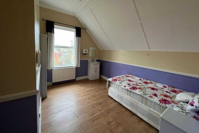 Epsom Lodge Nursing Home, 1 Burgh Heath Road, Epsom KT17 4LW 4