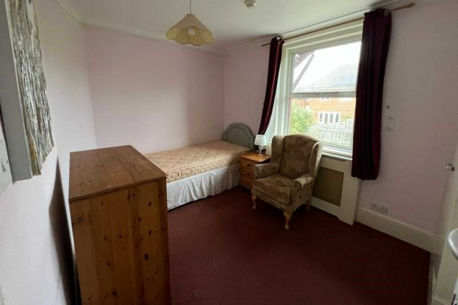 Epsom Lodge Nursing Home, 1 Burgh Heath Road, Epsom KT17 4LW 4