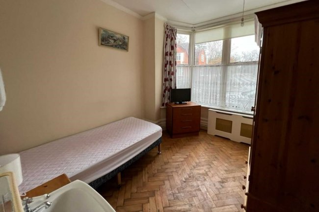 Epsom Lodge Nursing Home, 1 Burgh Heath Road, Epsom KT17 4LW 4