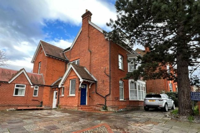 Epsom Lodge Nursing Home, 1 Burgh Heath Road, Epsom KT17 4LW 4