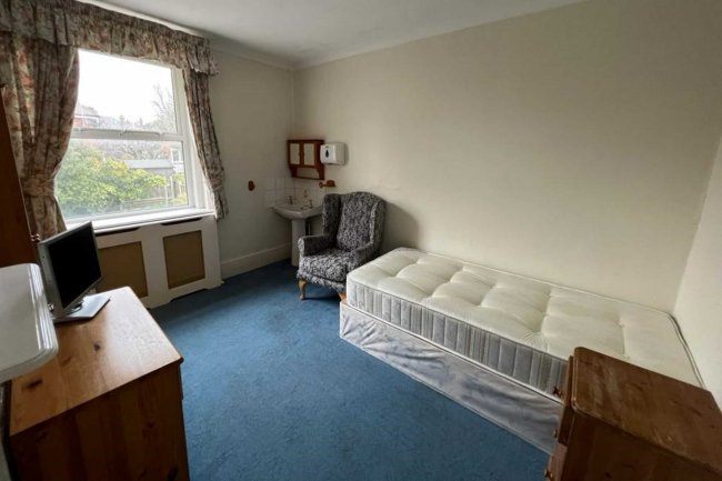 Epsom Lodge Nursing Home, 1 Burgh Heath Road, Epsom KT17 4LW 4