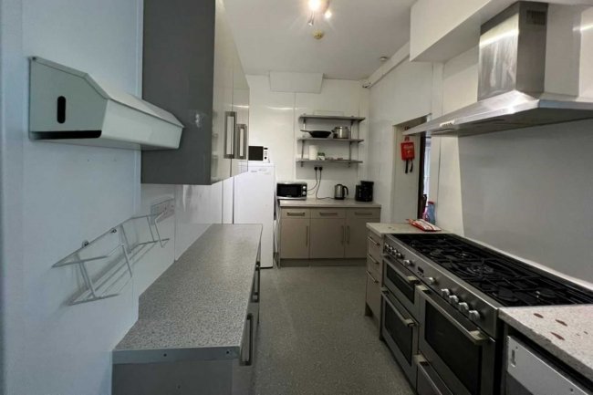 Epsom Lodge Nursing Home, 1 Burgh Heath Road, Epsom KT17 4LW 4