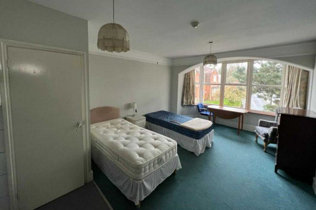 Epsom Lodge Nursing Home, 1 Burgh Heath Road, Epsom KT17 4LW 4