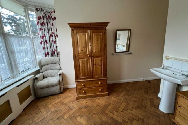 Epsom Lodge Nursing Home, 1 Burgh Heath Road, Epsom KT17 4LW 4