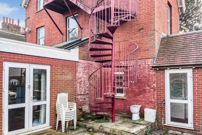 Epsom Lodge Nursing Home, 1 Burgh Heath Road, Epsom KT17 4LW 4