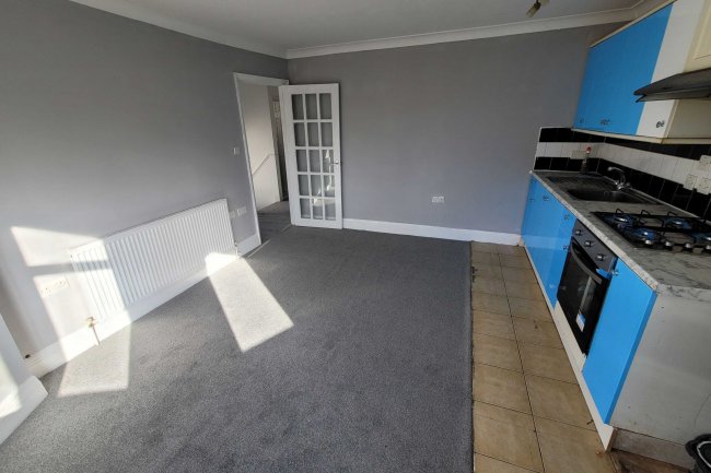 48B Princes Drive, Harrow, Middlesex, HA1 1XH 6