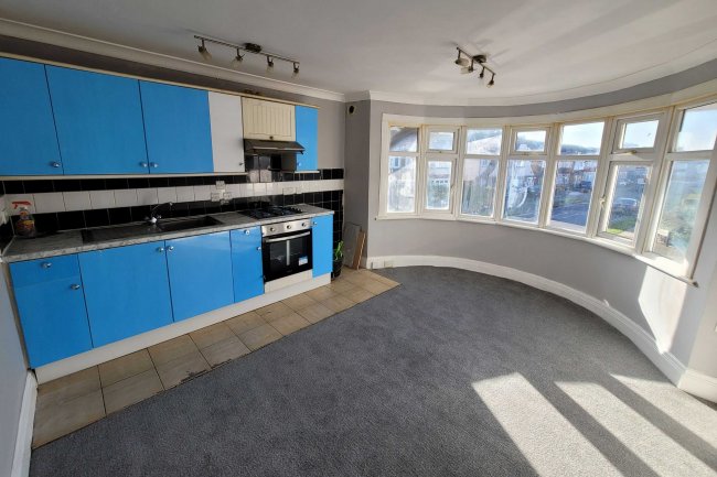 48B Princes Drive, Harrow, Middlesex, HA1 1XH 6