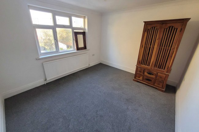 48B Princes Drive, Harrow, Middlesex, HA1 1XH 6