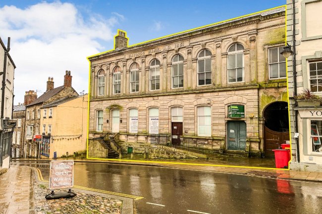 2 Frenchgate, Richmond, North Yorkshire, DL10 4JG 5