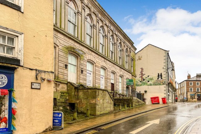 2 Frenchgate, Richmond, North Yorkshire, DL10 4JG 5