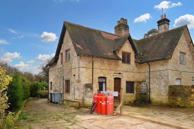 1 East Lodge Cottage, Green Lane, Heythrop, Chipping Norton, OX7 5TU 10