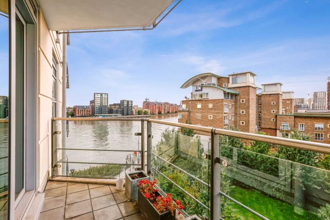 80 Ensign House, Juniper Drive, London, SW18 1TR 4