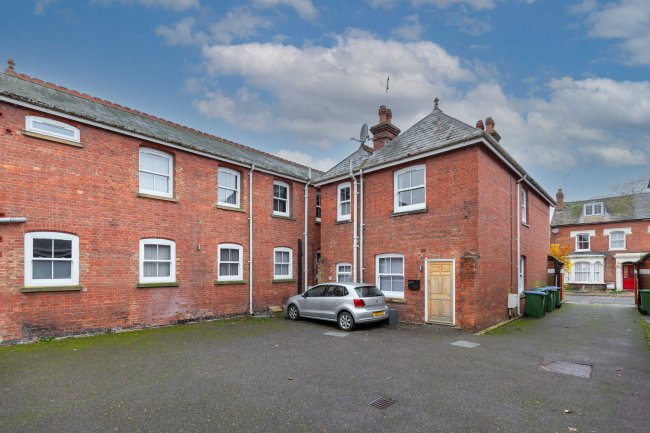 Flats 1-14, Peel House, Barttelot Road Horsham, RH12 1DE 3
