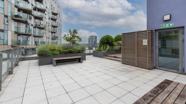 Flat 44 Keats Apartments, 6 Saffron Central Square, Croydon, CR0 2FT 1