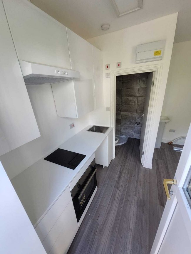 5 Crays Parade, Sidcup, Orpington, BR5 3HG 1