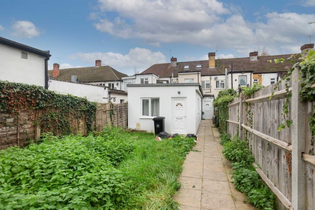 5 Crays Parade, Sidcup, Orpington, BR5 3HG 1