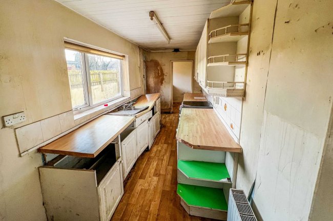 4 Stations Houses, Howden Le Wear, Crook, County Durham, DL15 8EU 7