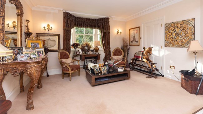 Kingsland House, North Street Winkfield, Windsor, SL4 4TE 3