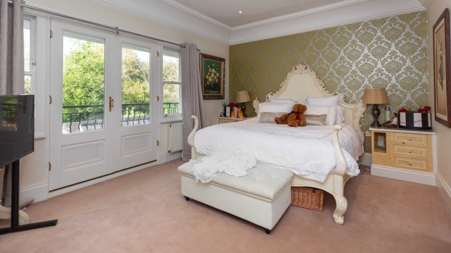 Kingsland House, North Street Winkfield, Windsor, SL4 4TE 3
