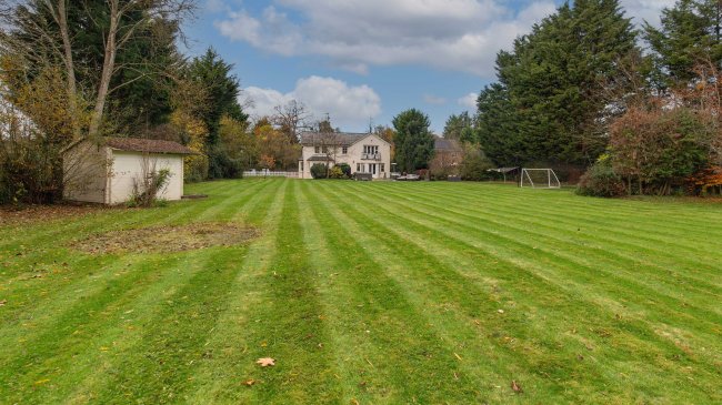 Kingsland House, North Street Winkfield, Windsor, SL4 4TE 3