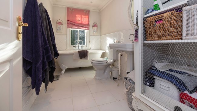 Kingsland House, North Street Winkfield, Windsor, SL4 4TE 3