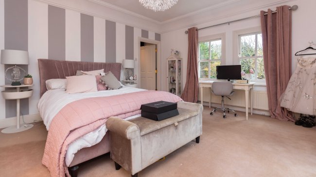 Kingsland House, North Street Winkfield, Windsor, SL4 4TE 3