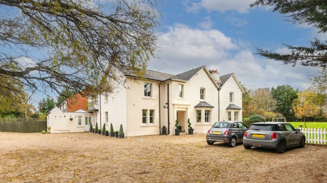 Kingsland House, North Street Winkfield, Windsor, SL4 4TE 3