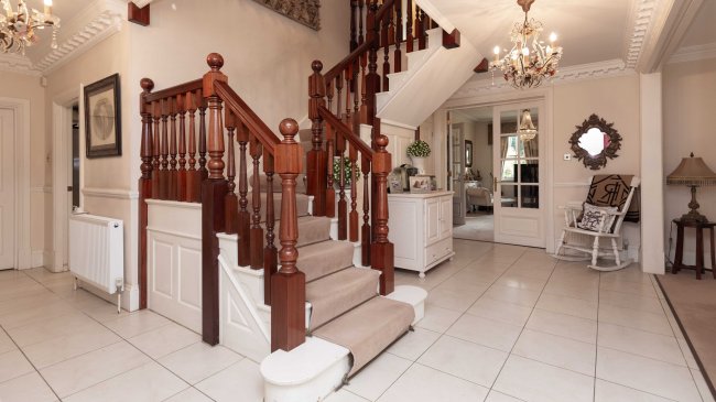 Kingsland House, North Street Winkfield, Windsor, SL4 4TE 3