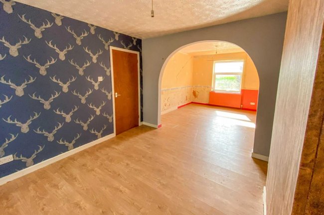3 Wood Lane, Buckenham, Norfolk, NR13 4HG 5