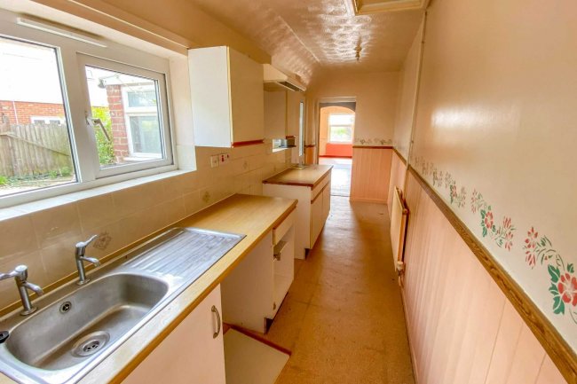 3 Wood Lane, Buckenham, Norfolk, NR13 4HG 5