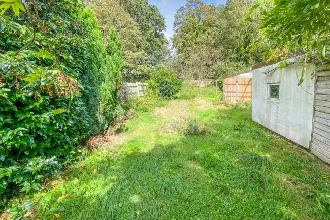 3 Wood Lane, Buckenham, Norfolk, NR13 4HG 5