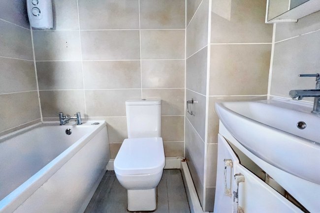 25 Holmes Street, Liverpool, L8 0RH 1