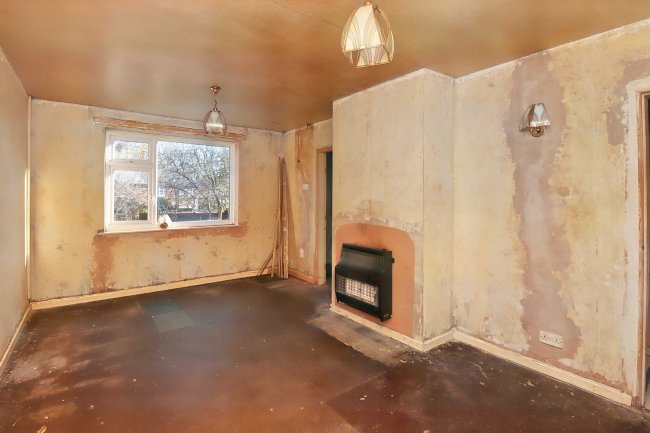 15 Hewart Drive, Bury, Lancashire, BL9 7NF 8