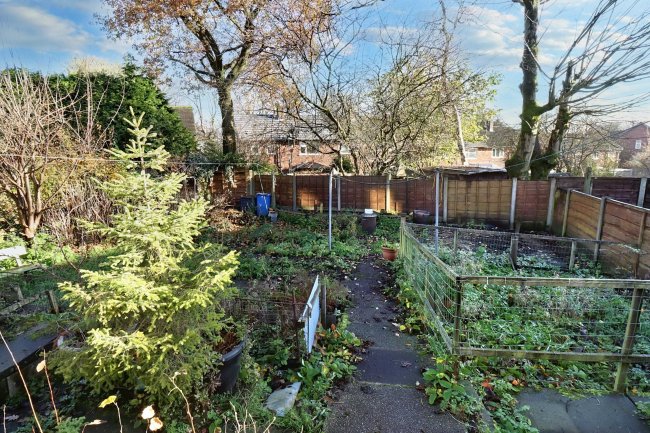 15 Hewart Drive, Bury, Lancashire, BL9 7NF 8