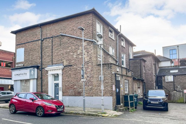 34 Victoria Road, Surbiton, KT6 4JL 8