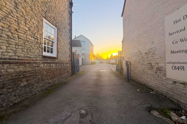 Watlington Business Centre, 1 High Street, Watlington, OX49 5PH 7