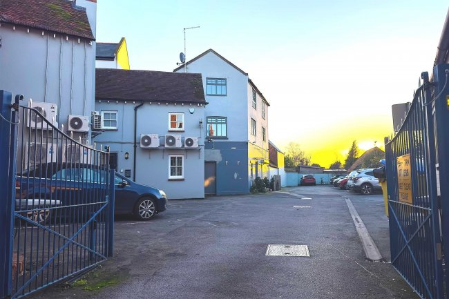 Watlington Business Centre, 1 High Street, Watlington, OX49 5PH 7