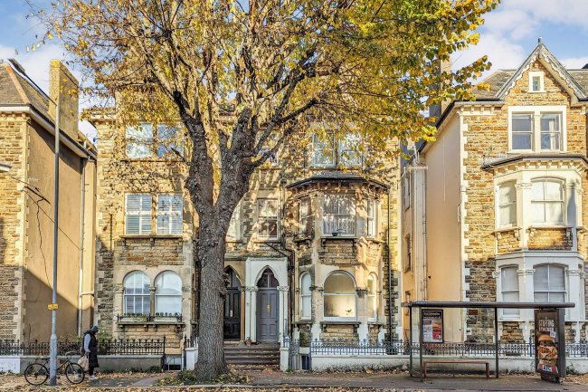 Flat 3, 41, Cromwell Road, Hove, East Sussex, BN3 3EE 10