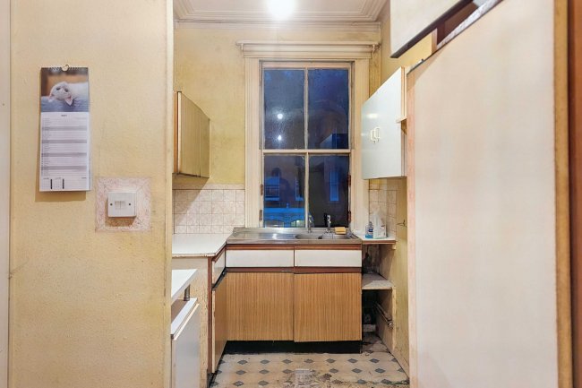 Flat 3, 41, Cromwell Road, Hove, East Sussex, BN3 3EE 10