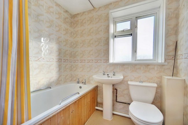 12 Montague Way, Chard, Somerset, TA20 2BY 9