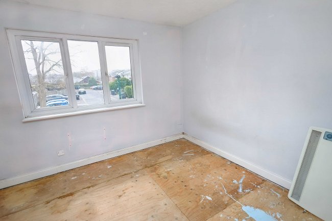 28 Oakside, Uxbridge, Middlesex, UB9 4BX 8