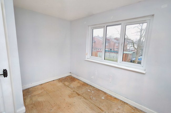 28 Oakside, Uxbridge, Middlesex, UB9 4BX 8