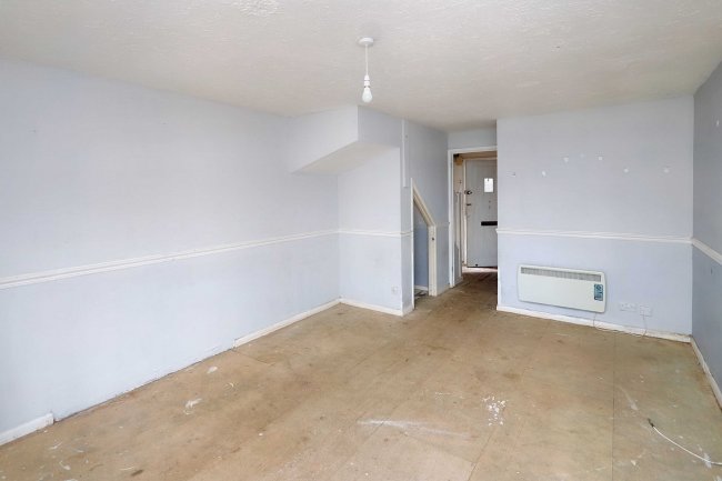 28 Oakside, Uxbridge, Middlesex, UB9 4BX 8