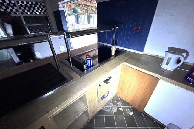 The Chainbridge Inn, Chainbridge Road, Kemeys Commander, Usk, NP15 1PP 10