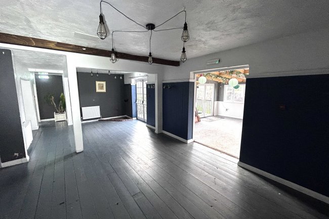 The Chainbridge Inn, Chainbridge Road, Kemeys Commander, Usk, NP15 1PP 10