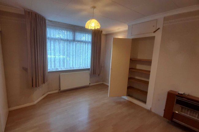 83 Park Mead, Sidcup, Kent, DA15 9PF 7