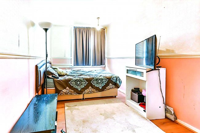 Flat 3, Aberfeldy House, John Ruskin Street, London, SE5 0XQ 2