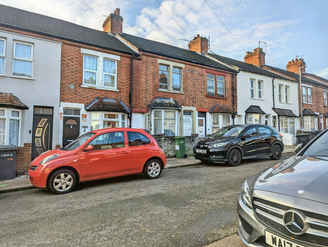 111 Maple Road West, Luton, Bedfordshire, LU4 8BQ 8