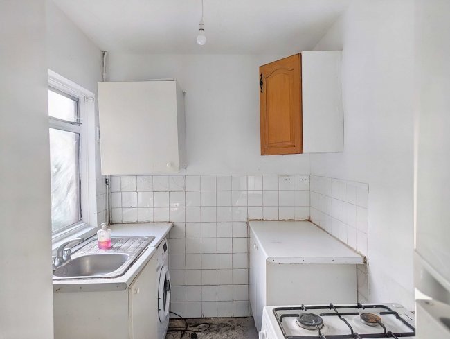 111 Maple Road West, Luton, Bedfordshire, LU4 8BQ 8